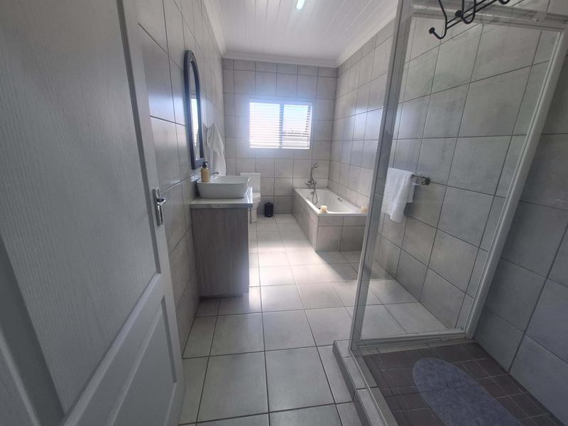 5 Bedroom Property for Sale in Seemeeu Park Western Cape